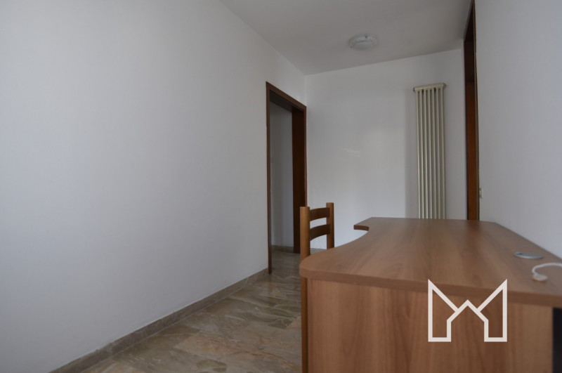 BASSANO DEL GRAPPA - In zona centro studi proponiamo appartamento bicamere sito al piano terra. 
...