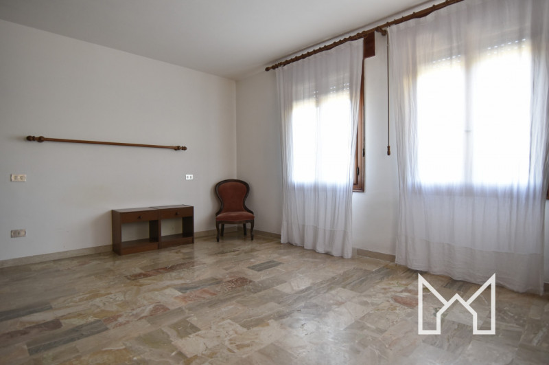 BASSANO DEL GRAPPA - In zona centro studi proponiamo appartamento bicamere sito al piano terra. 
...