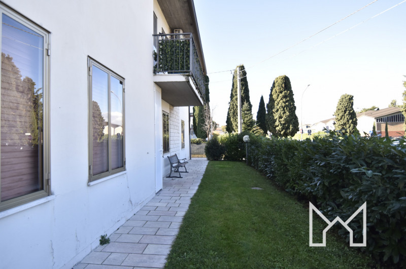 BASSANO DEL GRAPPA - In zona centro studi proponiamo appartamento bicamere sito al piano terra. 
...