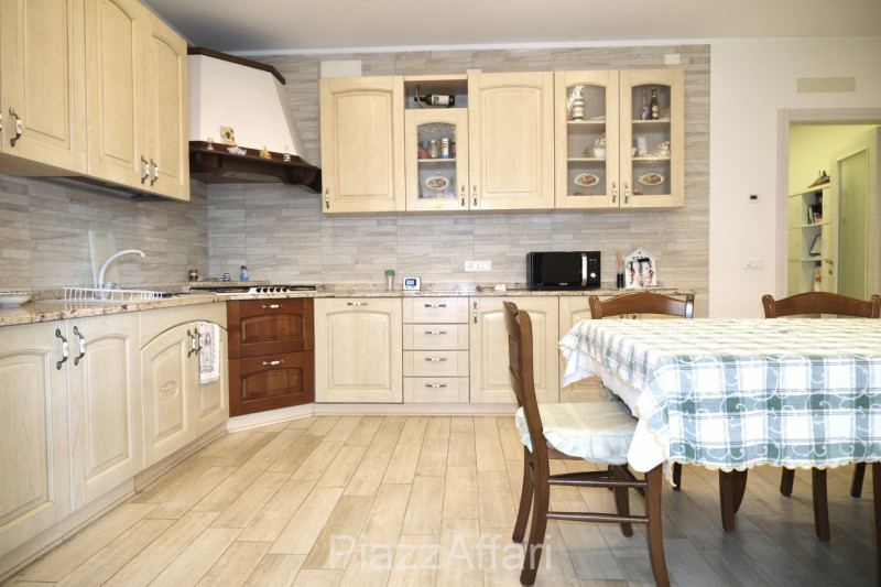 In vendita a Campagnola – Casa semi-indipendente con ingresso autonomo!

Se cerchi una casa spazi...