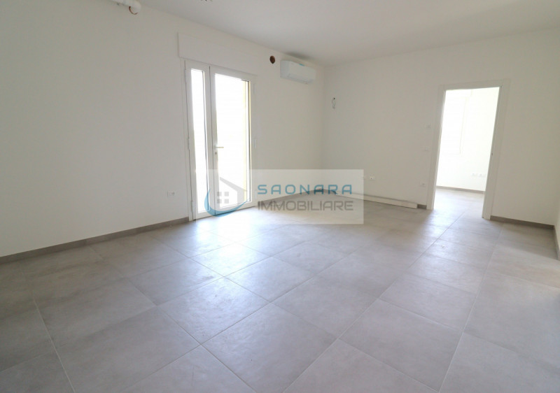 CAMPOLONGO: appartamento trilocale completamente ristrutturato situato nel comune di Campolongo M...