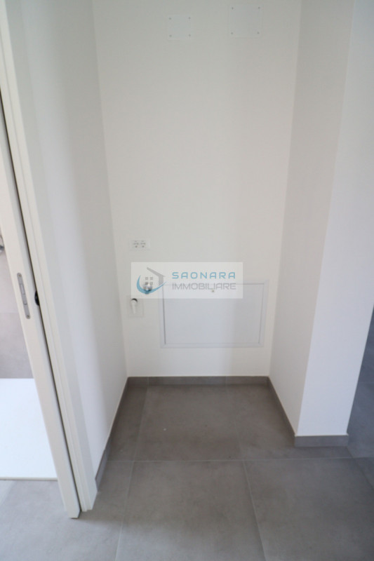 CAMPOLONGO: appartamento trilocale completamente ristrutturato situato nel comune di Campolongo M...