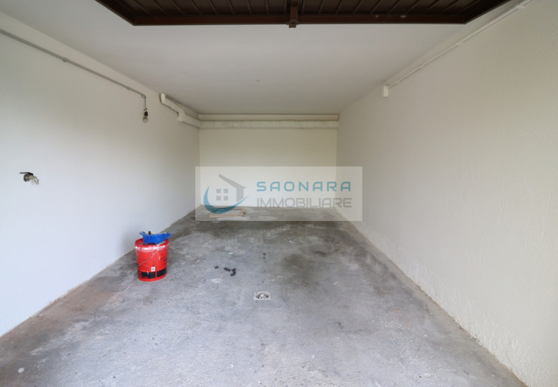 CAMPOLONGO: appartamento trilocale completamente ristrutturato situato nel comune di Campolongo M...