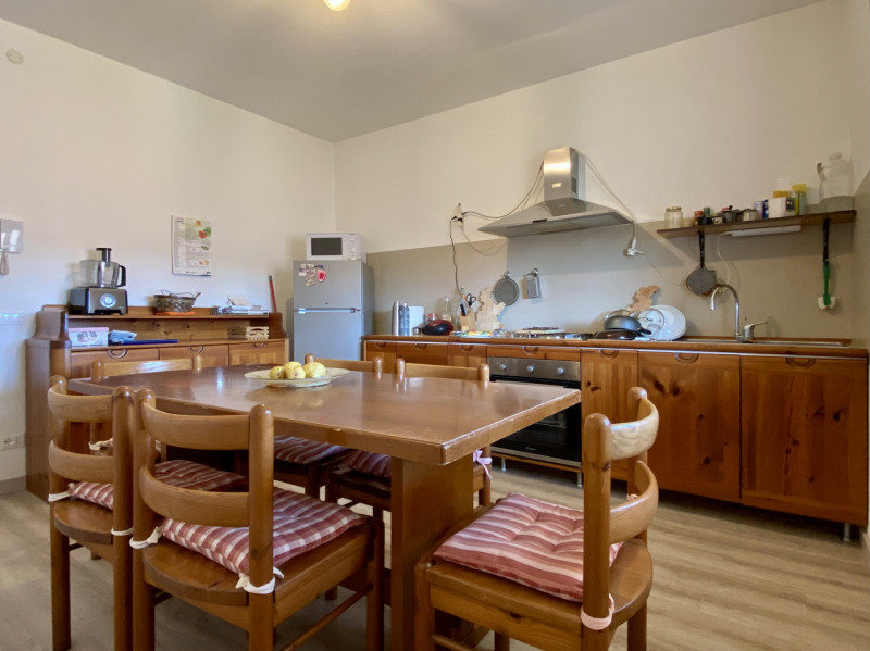 A Sandrigo, in una zona residenziale tranquilla e ben abitata, proponiamo in vendita un luminoso ...