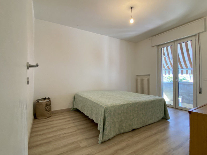 A Sandrigo, in una zona residenziale tranquilla e ben abitata, proponiamo in vendita un luminoso ...