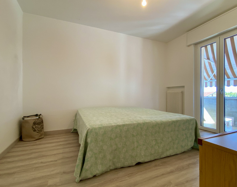 A Sandrigo, in una zona residenziale tranquilla e ben abitata, proponiamo in vendita un luminoso ...