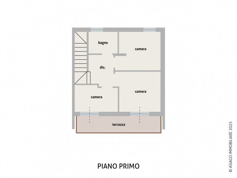 Asiago Immobiliare propone in esclusiva una soluzione terra-cielo con tre camere e due bagni, in ...