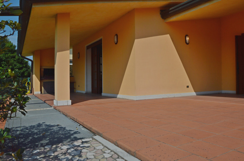 LA TUA NUOVA CASA INDIPENDENTE: SPAZIO, LUCE, GIARDINO E UN MAGNIFICO PORTICO TUTTO DA VIVERE
Bif...