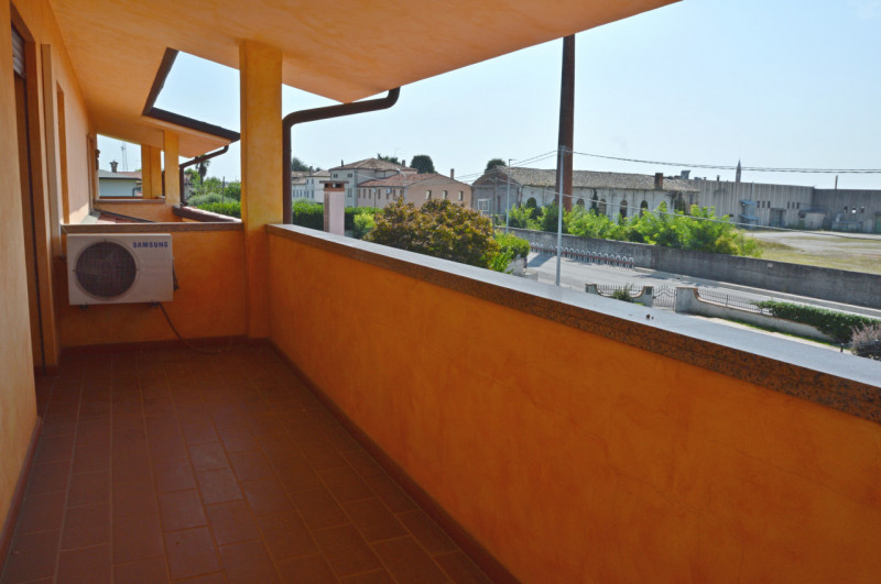 LA TUA NUOVA CASA INDIPENDENTE: SPAZIO, LUCE, GIARDINO E UN MAGNIFICO PORTICO TUTTO DA VIVERE
Bif...