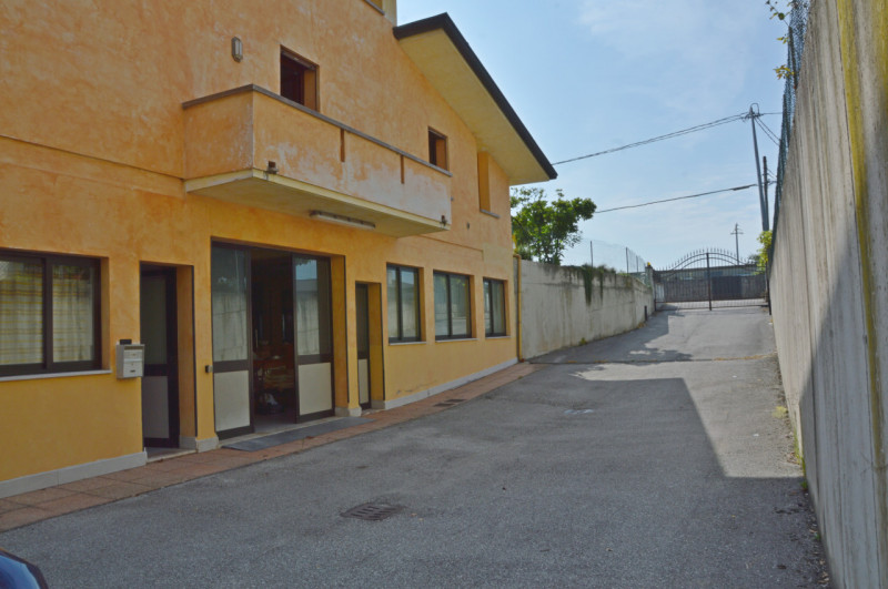 LA TUA NUOVA CASA INDIPENDENTE: SPAZIO, LUCE, GIARDINO E UN MAGNIFICO PORTICO TUTTO DA VIVERE
Bif...