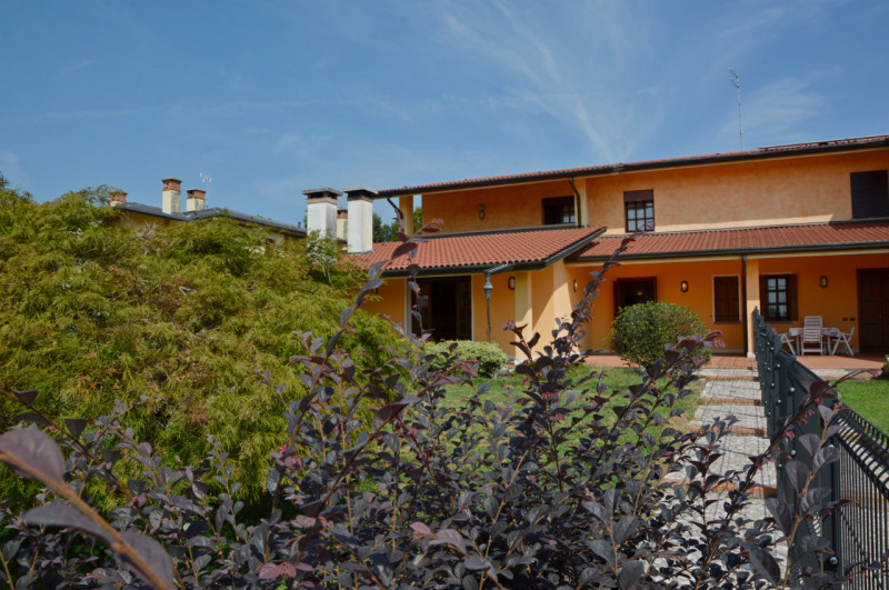 LA TUA NUOVA CASA INDIPENDENTE: SPAZIO, LUCE, GIARDINO E UN MAGNIFICO PORTICO TUTTO DA VIVERE
Bif...