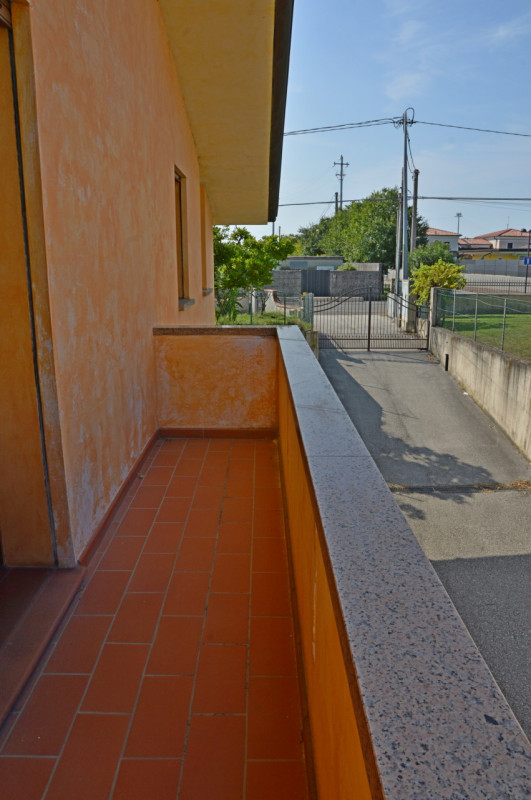 LA TUA NUOVA CASA INDIPENDENTE: SPAZIO, LUCE, GIARDINO E UN MAGNIFICO PORTICO TUTTO DA VIVERE
Bif...