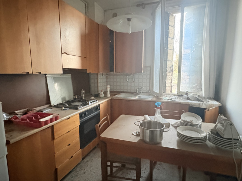 Proponiamo in vendita appartamento quadrilocale situato a Battaglia Terme, in una zona comodissim...