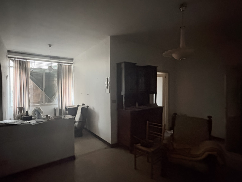 Proponiamo in vendita appartamento quadrilocale situato a Battaglia Terme, in una zona comodissim...