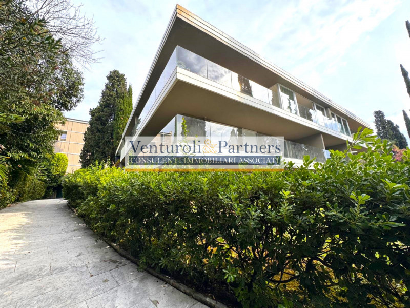 Gardone Riviera Vendita Appartamento trilocale