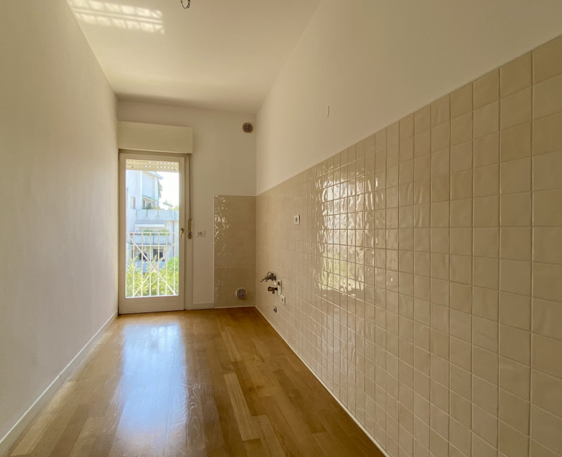 In elegante contesto residenziale del 2008, proponiamo in vendita un luminoso appartamento bicame...