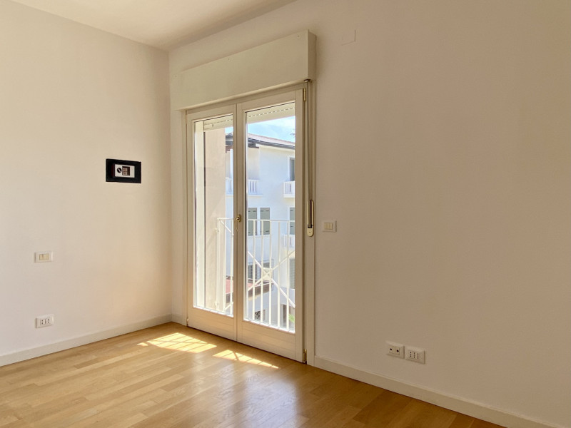 In elegante contesto residenziale del 2008, proponiamo in vendita un luminoso appartamento bicame...