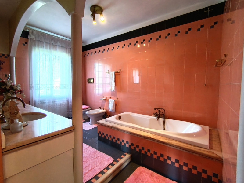 RIF. SGB800 - VILLA ESCLUSIVA
In una zona tranquilla e riservata, immersa nel verde della campagn...