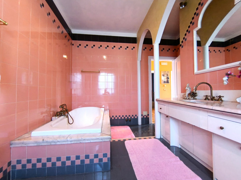 RIF. SGB800 - VILLA ESCLUSIVA
In una zona tranquilla e riservata, immersa nel verde della campagn...