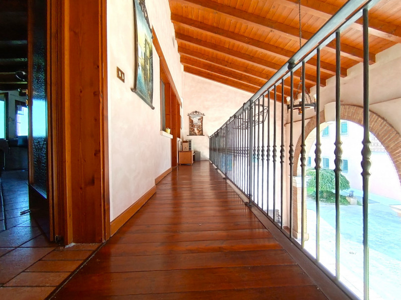 RIF. SGB800 - VILLA ESCLUSIVA
In una zona tranquilla e riservata, immersa nel verde della campagn...