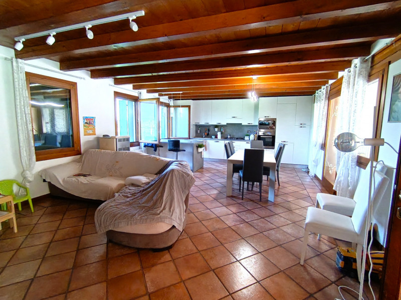 RIF. SGB800 - VILLA ESCLUSIVA
In una zona tranquilla e riservata, immersa nel verde della campagn...