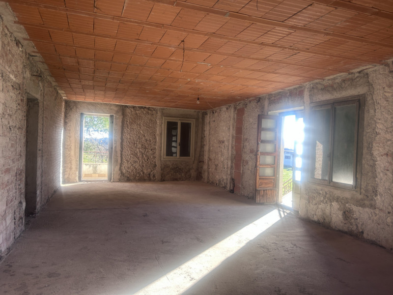 MARANO VICENTINO: in posizione tranquilla e immersa nel verde, proponiamo CASA SINGOLA SOVRAPPOST...