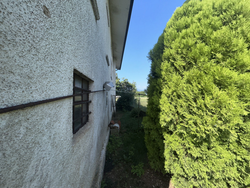 MARANO VICENTINO: in posizione tranquilla e immersa nel verde, proponiamo CASA SINGOLA SOVRAPPOST...