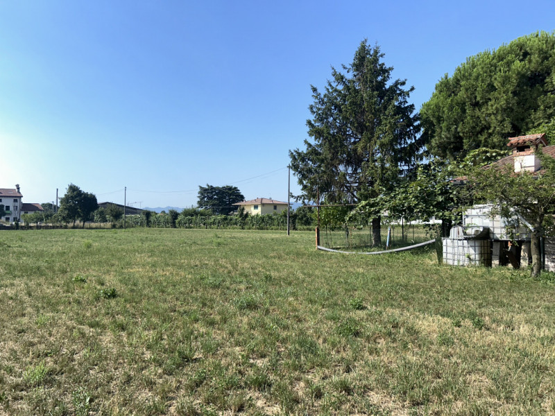 MARANO VICENTINO: in posizione tranquilla e immersa nel verde, proponiamo CASA SINGOLA SOVRAPPOST...