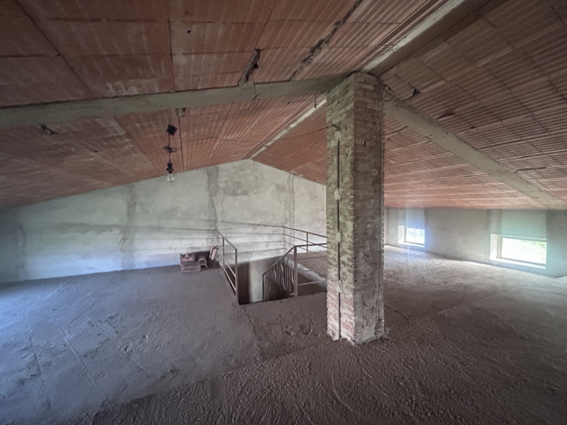 MARANO VICENTINO: in posizione tranquilla e immersa nel verde, proponiamo CASA SINGOLA SOVRAPPOST...