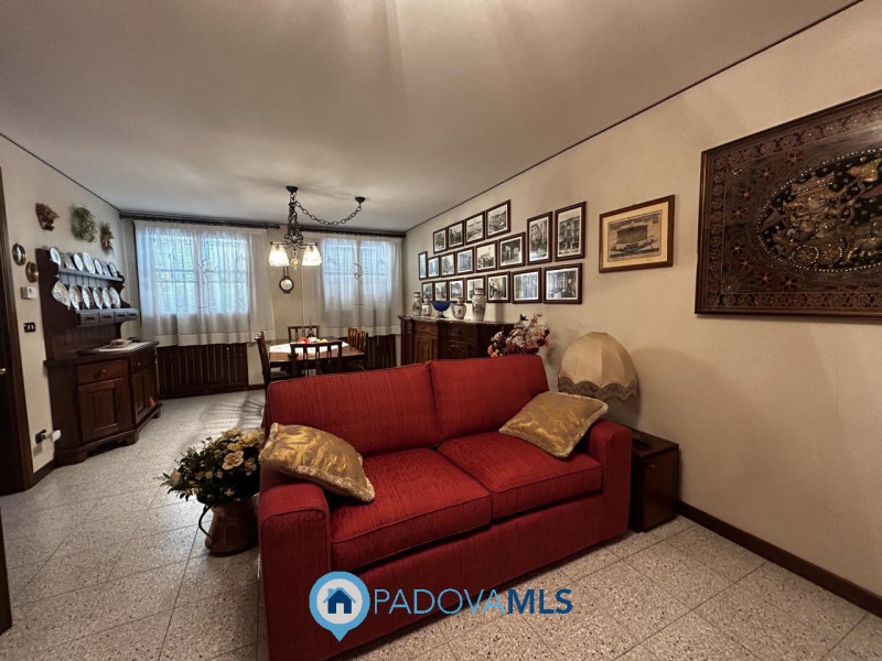 Immobile in esclusiva al Gruppo Padova MLS
Nel quartiere residenziale di PONTE DI BRENTA, PADOVA,...