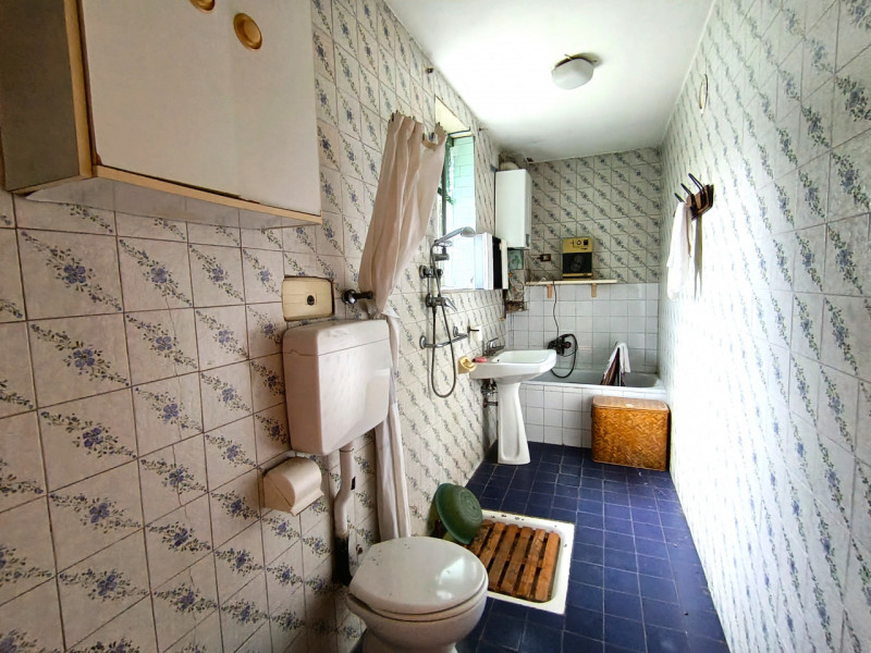 Rif. CM90
Si propone in vendita una casa accostata situata al termine di una strada chiusa nella ...