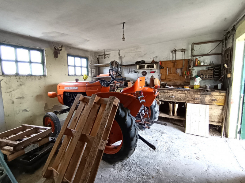 Rif. CM90
Si propone in vendita una casa accostata situata al termine di una strada chiusa nella ...