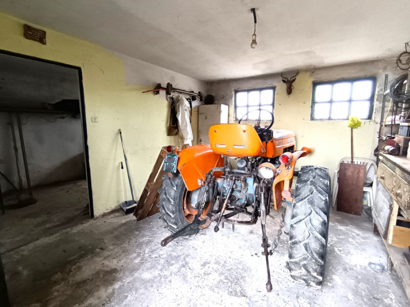 Rif. CM90
Si propone in vendita una casa accostata situata al termine di una strada chiusa nella ...