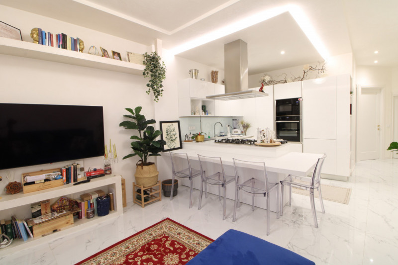 MONSELICE: scopri questo splendido appartamento trilocale, al primo piano, situato nel centro sto...