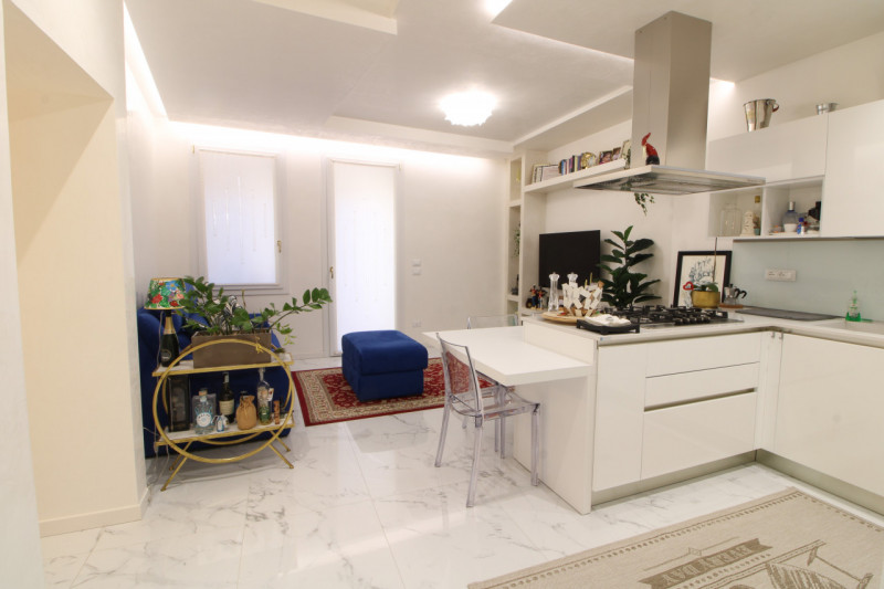 MONSELICE: scopri questo splendido appartamento trilocale, al primo piano, situato nel centro sto...