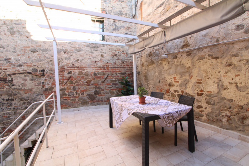 MONSELICE: scopri questo splendido appartamento trilocale, al primo piano, situato nel centro sto...