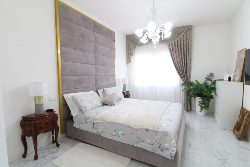 MONSELICE: scopri questo splendido appartamento trilocale, al primo piano, situato nel centro sto...