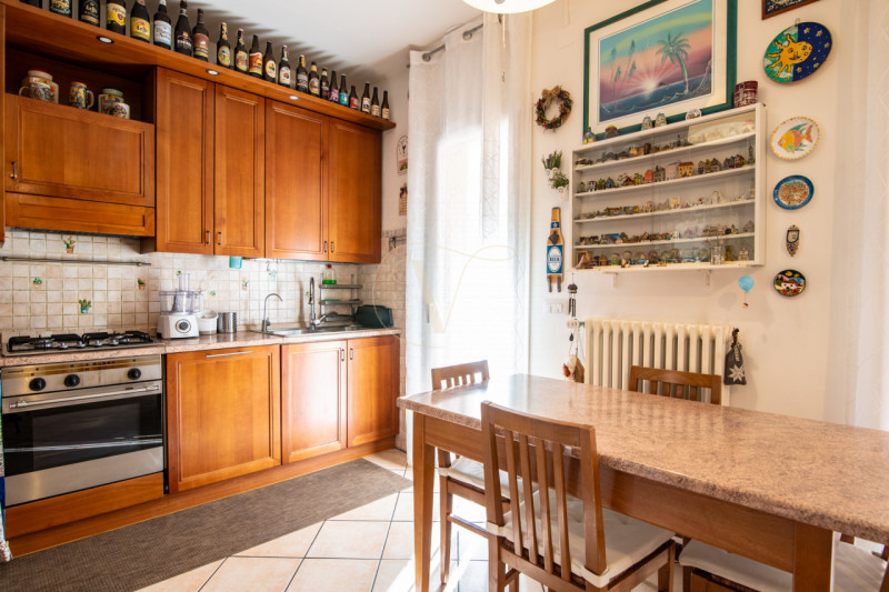 Scopri questo affascinante appartamento di 112 mq situato in zona Paltana a Padova, in una tranqu...