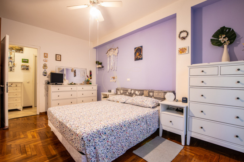 Scopri questo affascinante appartamento di 112 mq situato in zona Paltana a Padova, in una tranqu...