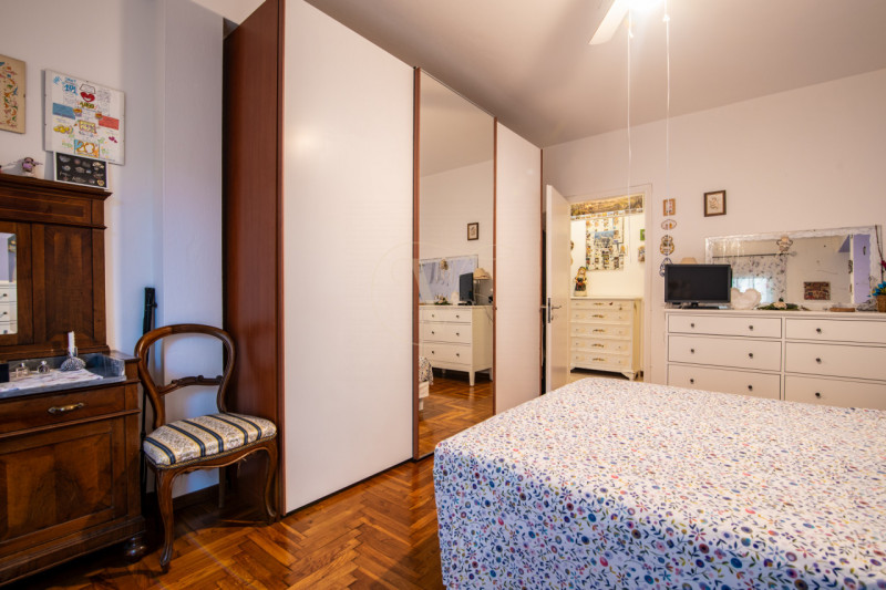 Scopri questo affascinante appartamento di 112 mq situato in zona Paltana a Padova, in una tranqu...