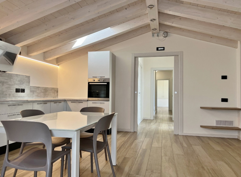 VENDESI VILLA COSTRUITA NEL 2020 E INSERITA IN CONTESTO DI CORTE COMUNE A MONTECCHIO MAGGIORE– Ri...