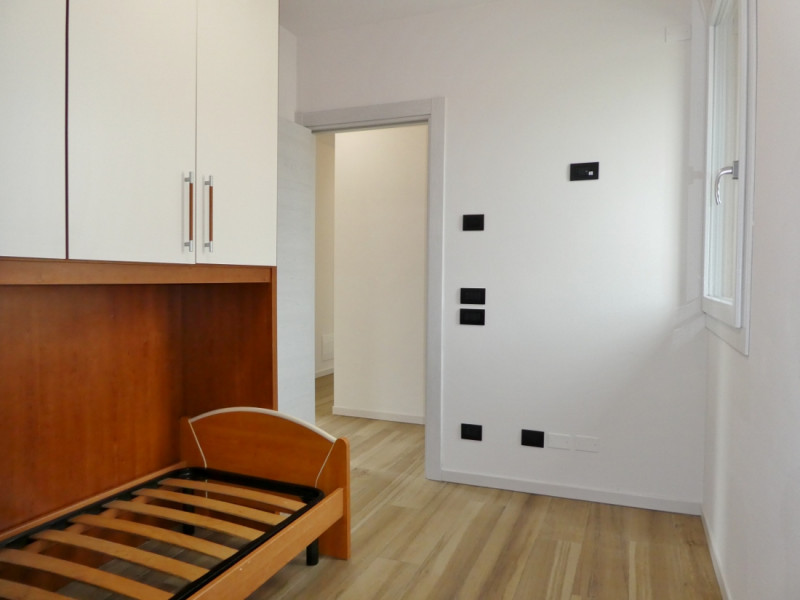 VENDESI VILLA COSTRUITA NEL 2020 E INSERITA IN CONTESTO DI CORTE COMUNE A MONTECCHIO MAGGIORE– Ri...