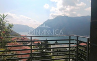 Attico con piscina e vista sul lago di como, nesso