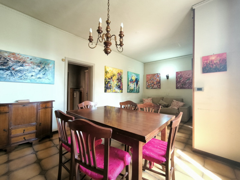 CARBONERA: VASCON

Proponiamo in vendita una bifamiliare situata nella zona residenziale di Vasco...