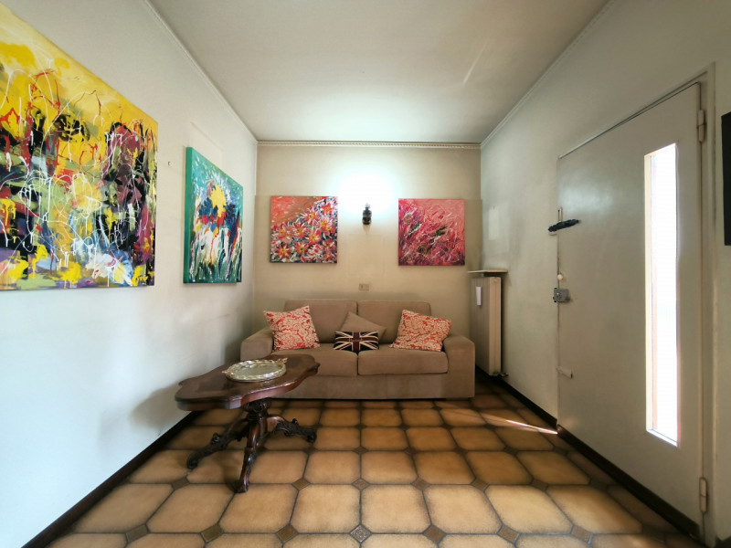 CARBONERA: VASCON

Proponiamo in vendita una bifamiliare situata nella zona residenziale di Vasco...