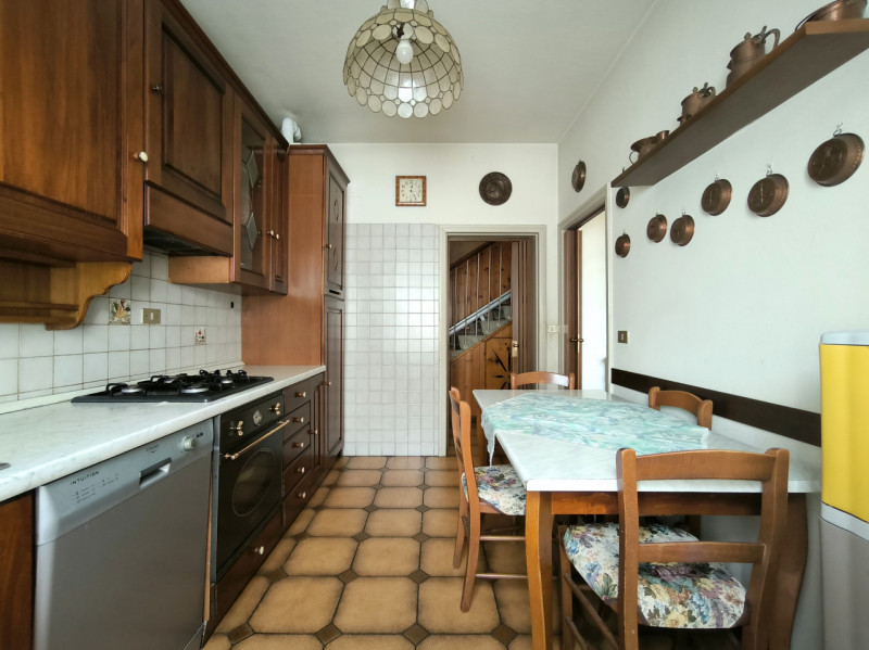 CARBONERA: VASCON

Proponiamo in vendita una bifamiliare situata nella zona residenziale di Vasco...