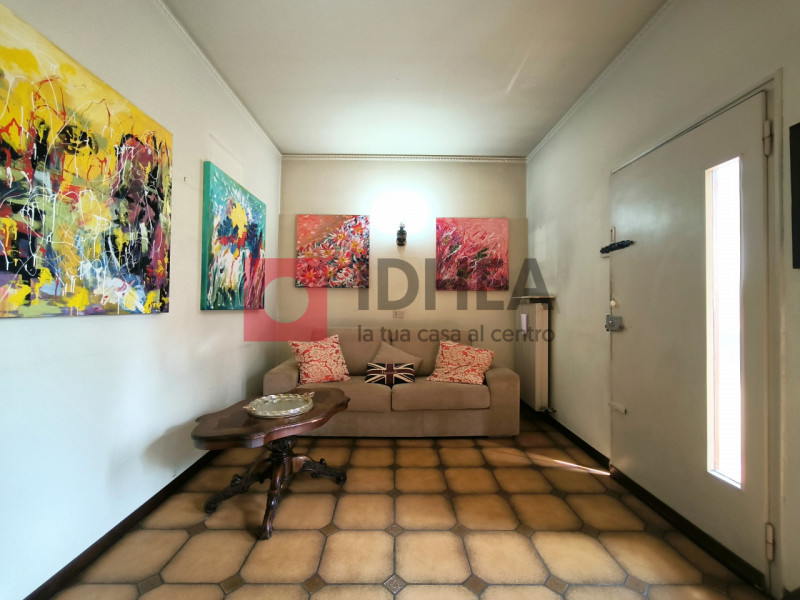 CARBONERA: VASCON

Proponiamo in vendita una bifamiliare situata nella zona residenziale di Vasco...