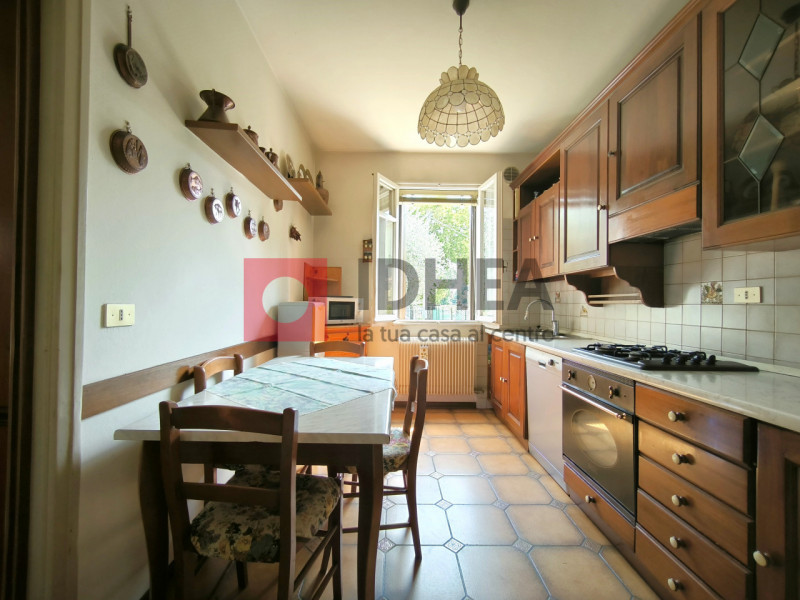 CARBONERA: VASCON

Proponiamo in vendita una bifamiliare situata nella zona residenziale di Vasco...