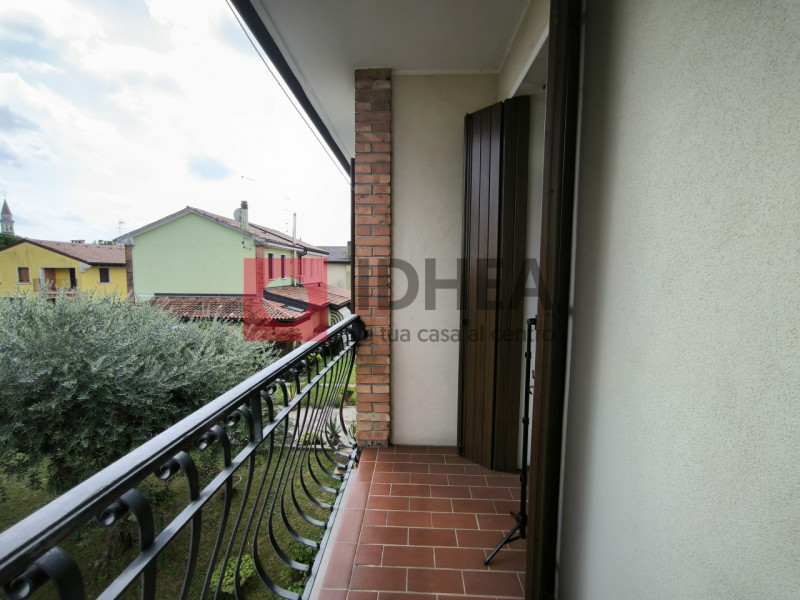 CARBONERA: VASCON

Proponiamo in vendita una bifamiliare situata nella zona residenziale di Vasco...