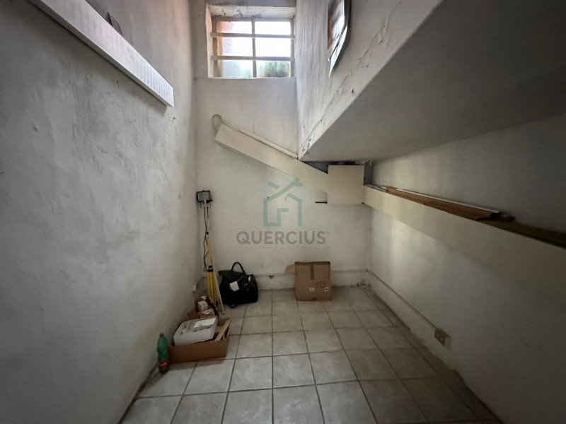 Magazzini e depositi in Vendita a Verona